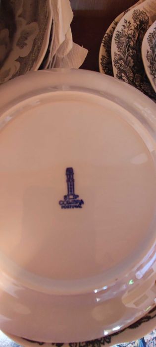 Serviço de jantar em porcelana Coimbra, completo