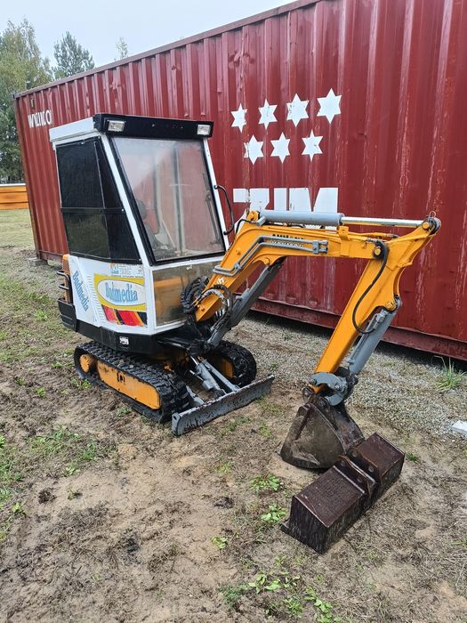 Minikoparka yanmar b17