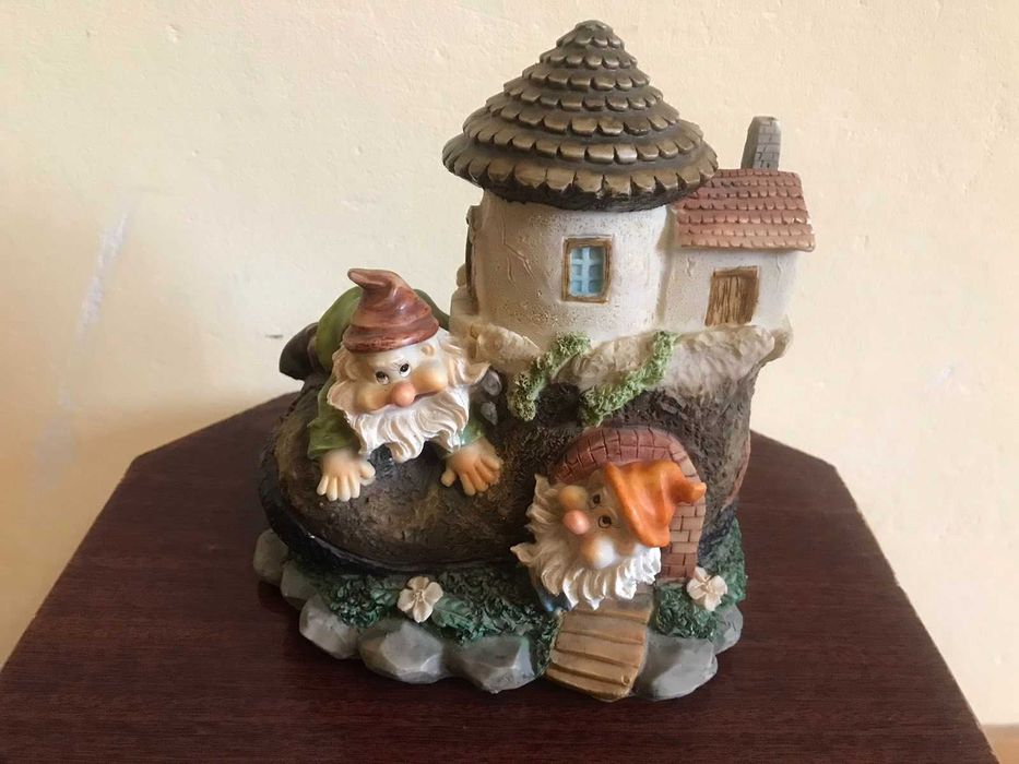 Скарбничка "Хатка з гномиками"