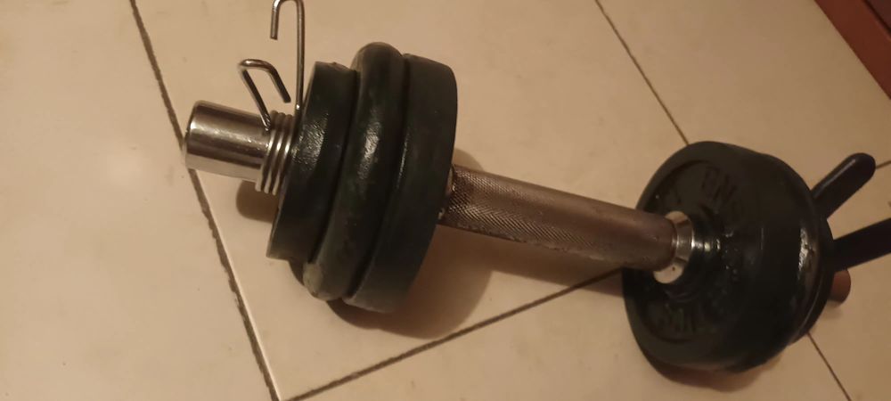 Halter com 7,5 kg.