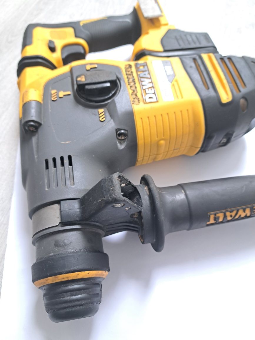 DeWalt młotowiertarka  DCH333