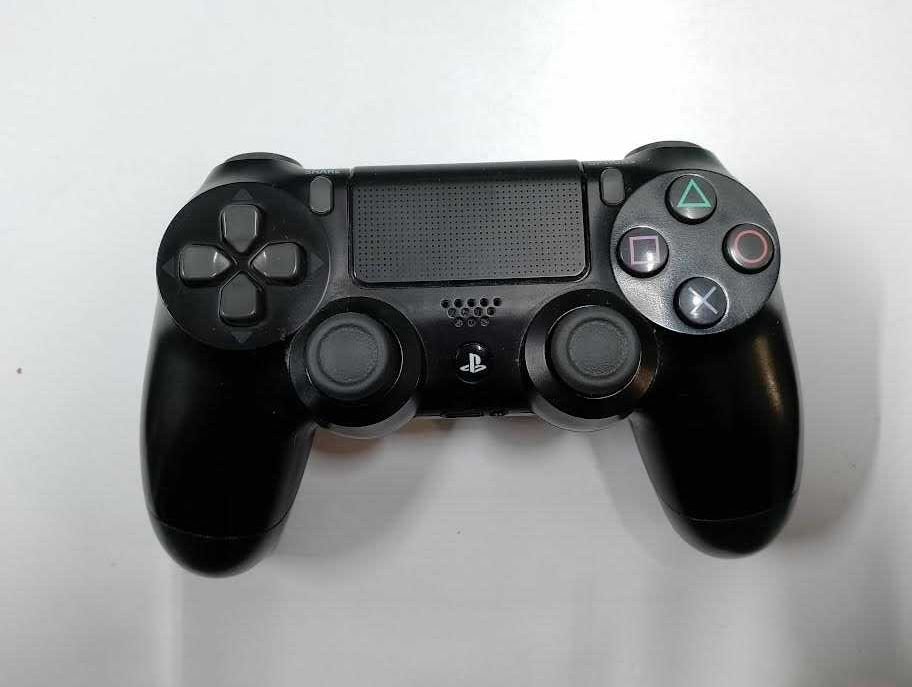 Konsola Playstation 4 - PS4 CUH-2216B 1TB + okablowanie + pad