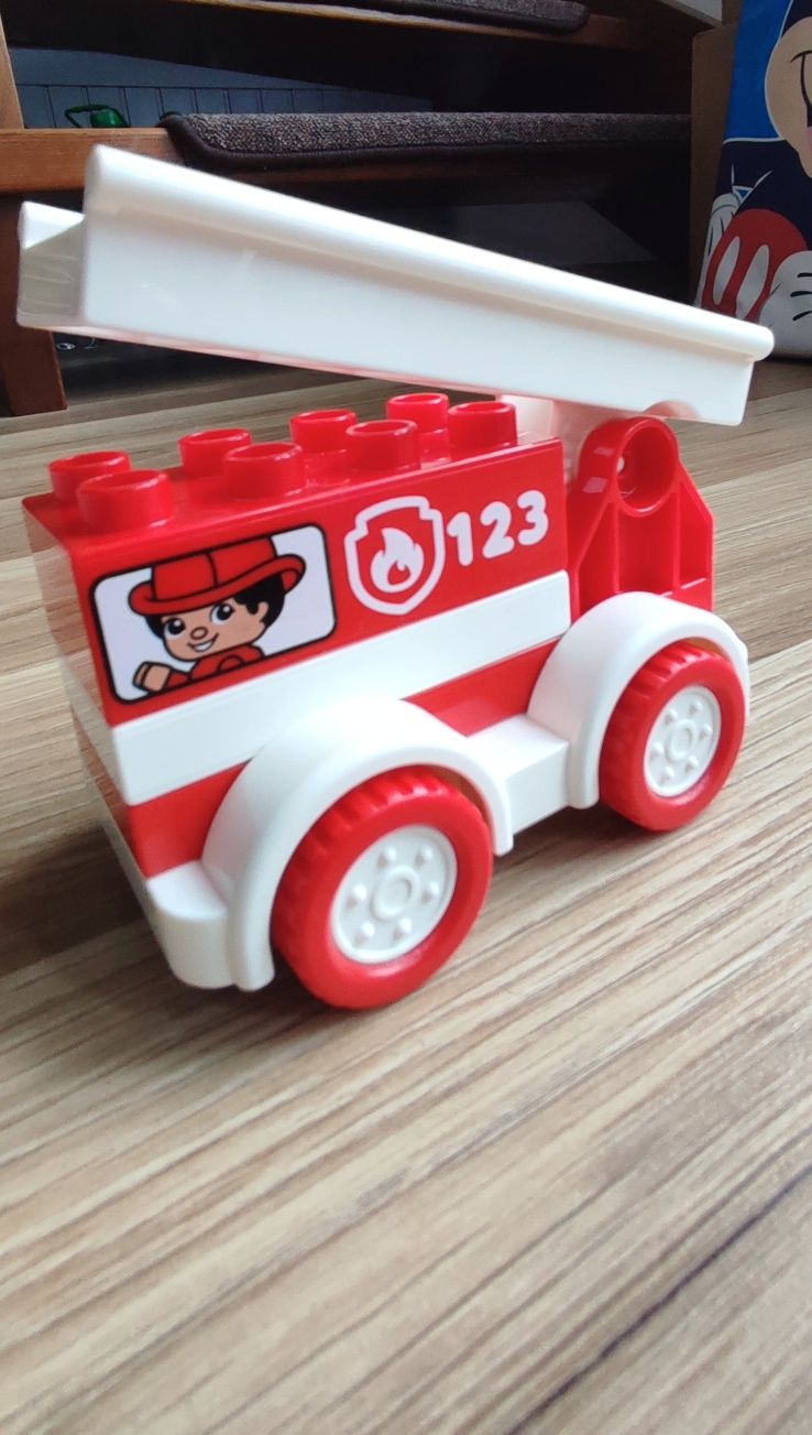 LEGO Duplo motor policyjny, pomoc drogowa i wóz strażacki