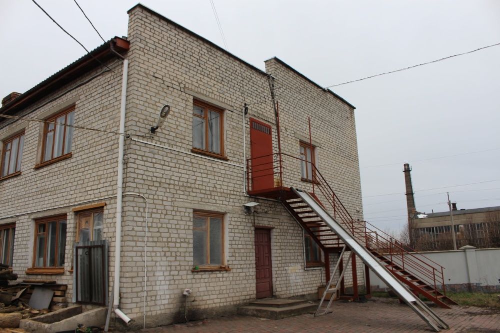 Автосервіс 1765 м2+32сотки територія