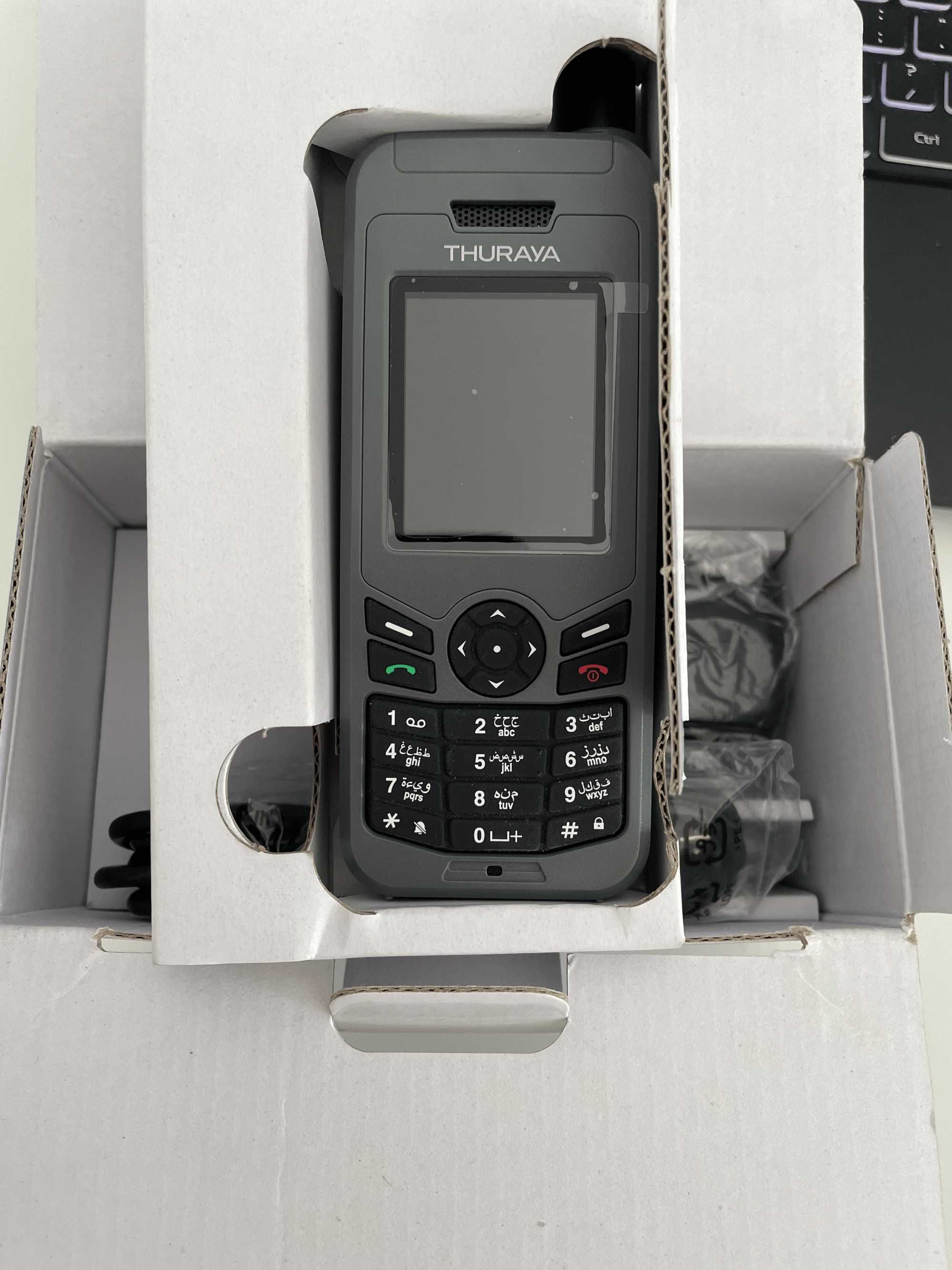 Thuraya XT-LITE, Telefon Satelitarny