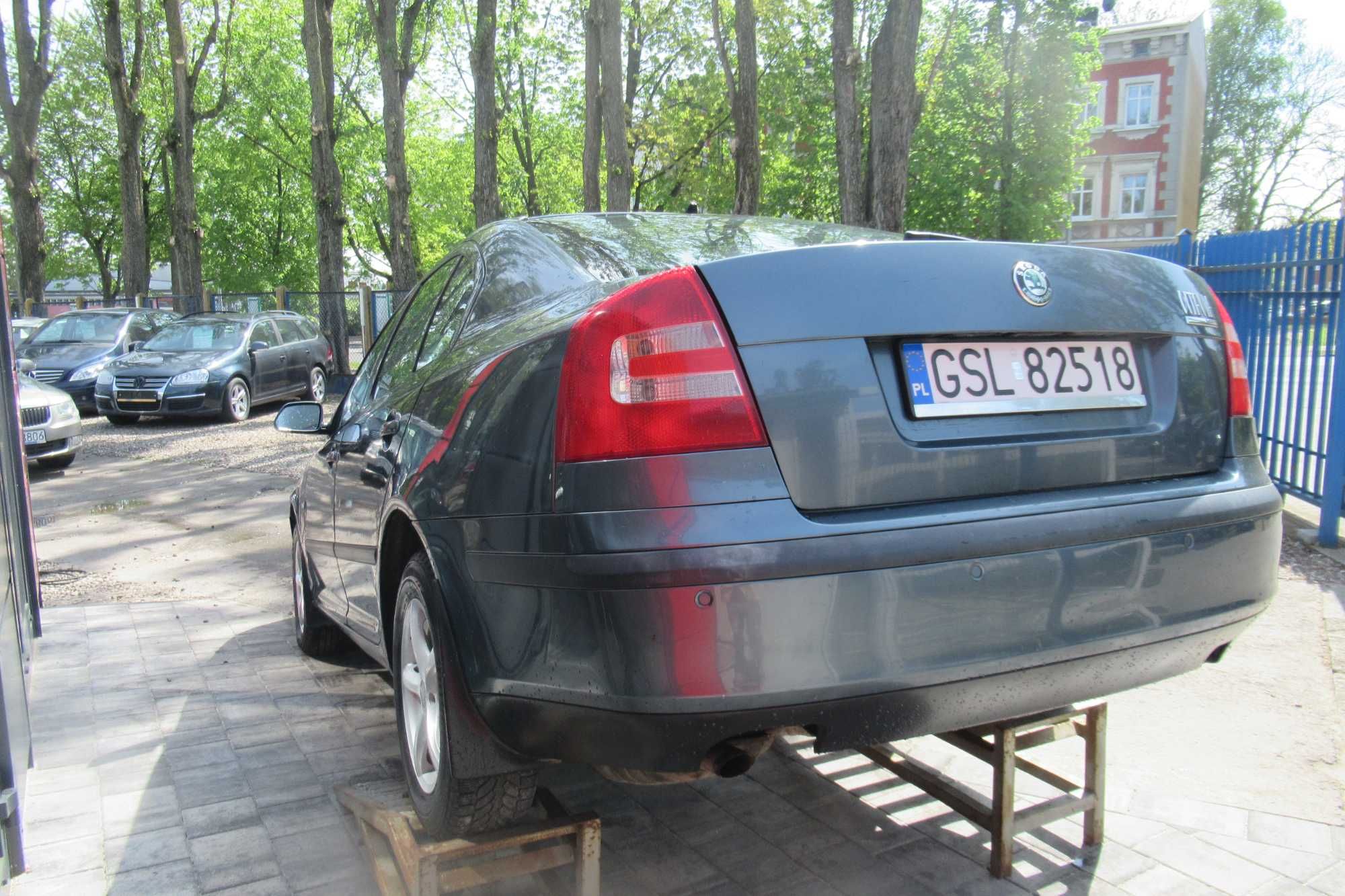 Skoda Octavia 2 II 1.6 MPI Benzyna sedan 102 km super silnik