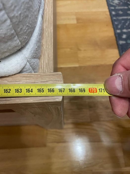 Łóżko z materacem