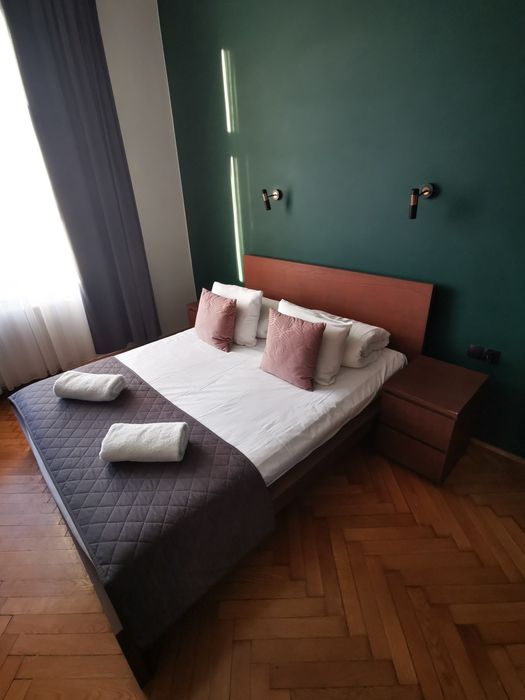 Łóżko do sypialni z materacem (160-180cm 6szt)