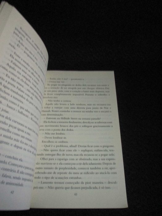 Livro Coração Envenenado S. B. Hayes