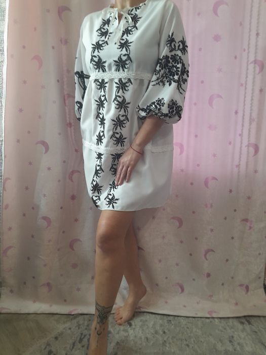 Сукня вишита бісером.