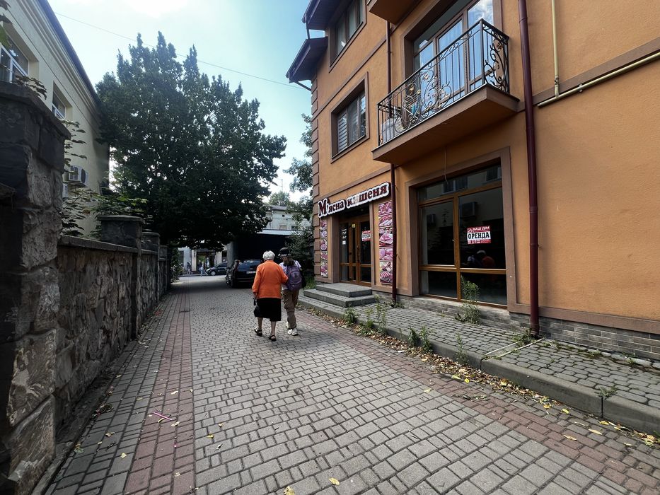 Здам приміщення біля ринку