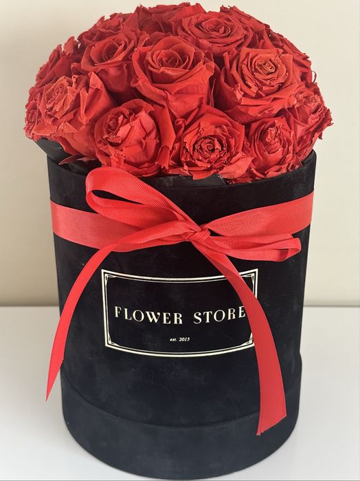 Wieczne róże czerwone w czarnym pudełku około 30 sztuk flower store