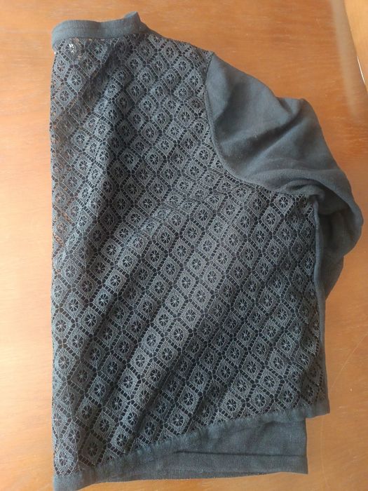 Krótki czarny sweter 50 52 sweterek bolerko narzutka koronkowy