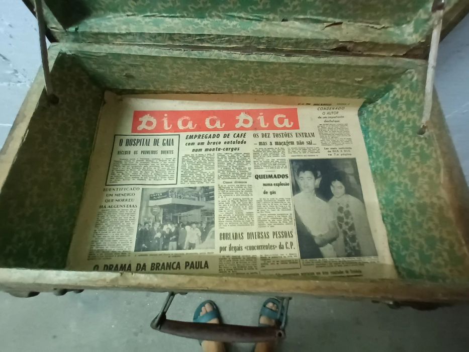 Mala antiga e carteira de mulher vintage