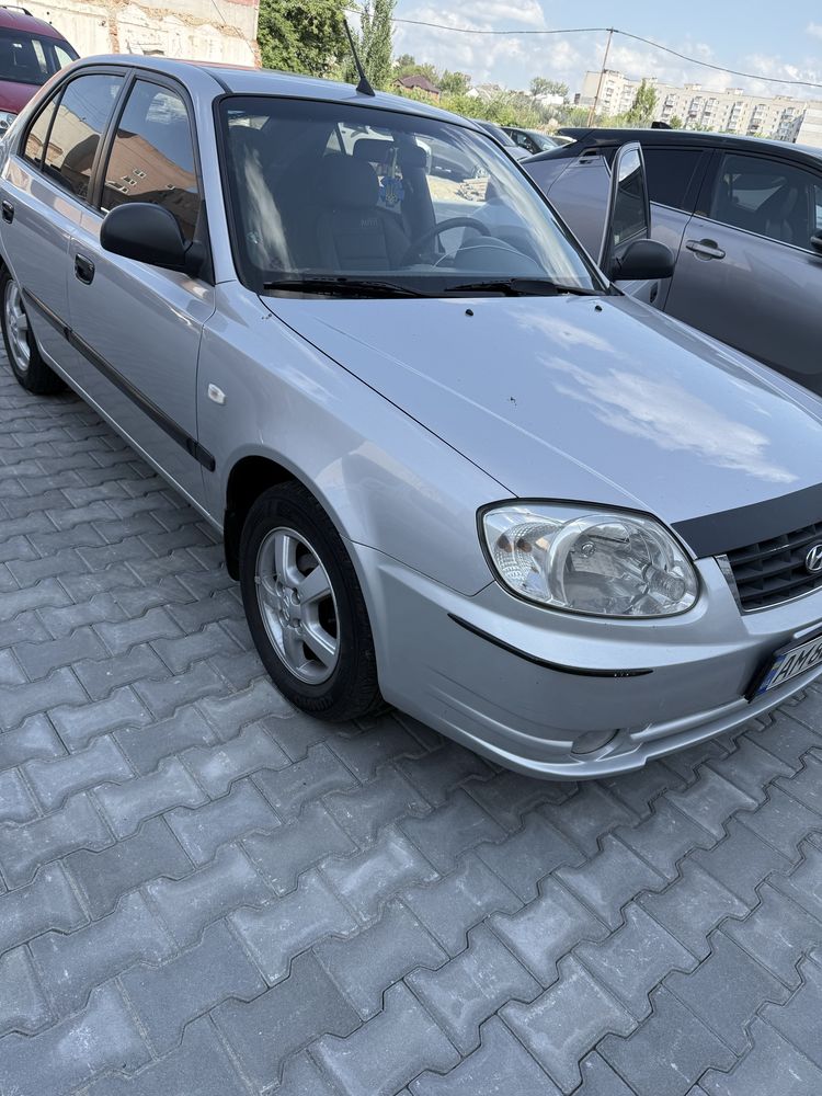 Hyundai accent 2005 року