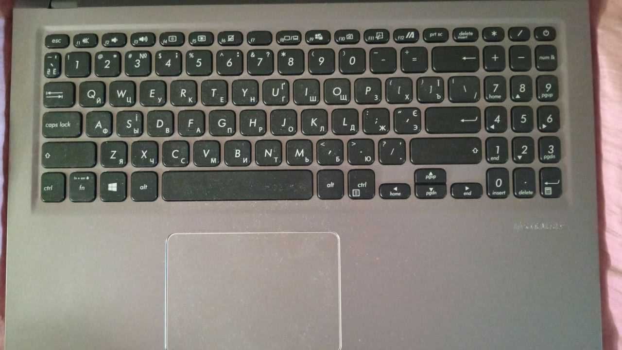 Ноутбук ASUS Laptop X515EA