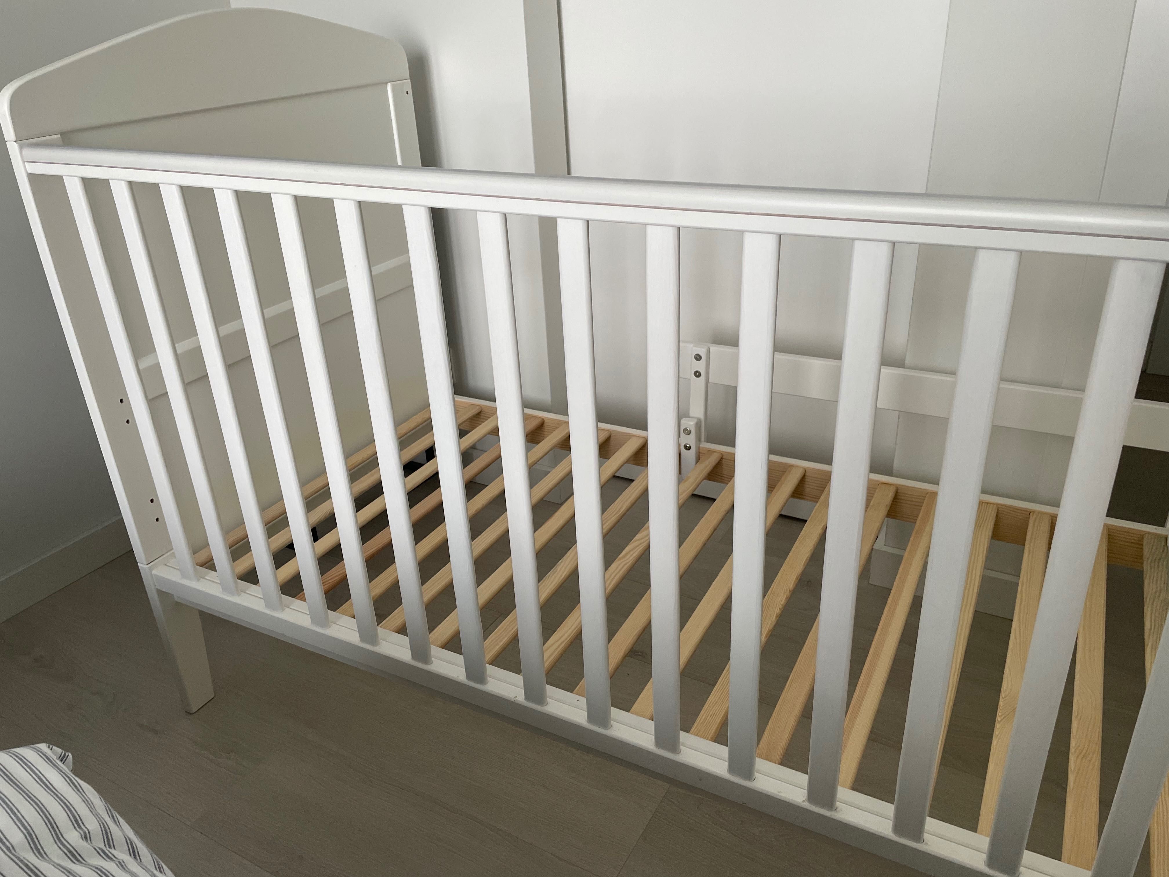 Łóżeczko woodies Hampton Cot Bed 140x70