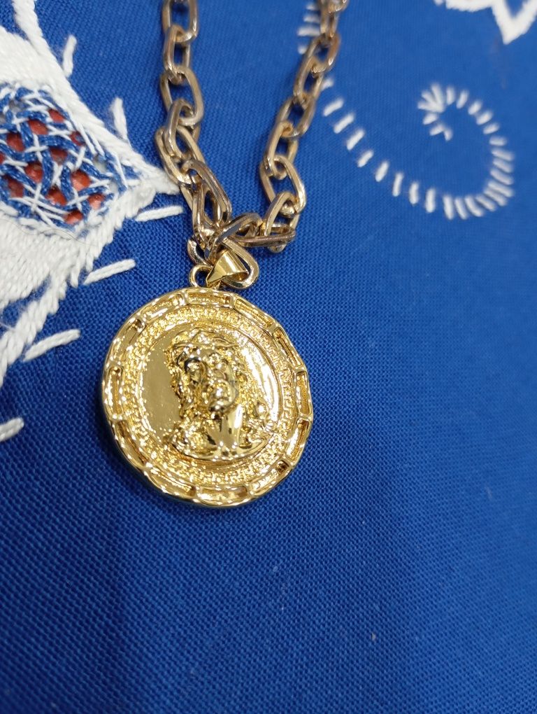 20€ cordão com pingente de busto de Cristo, banhado a ouro 24k