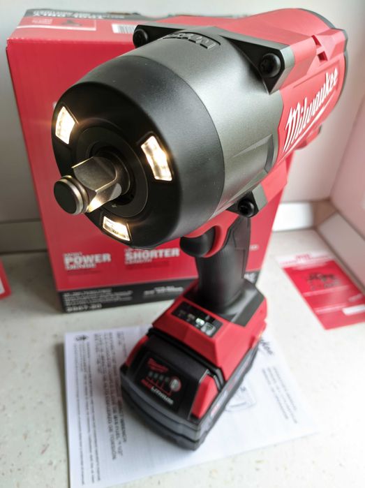 Бесщеточный ударный гайковерт Milwaukee М18 FUEL 2967-20 (FHIW2F12-0)