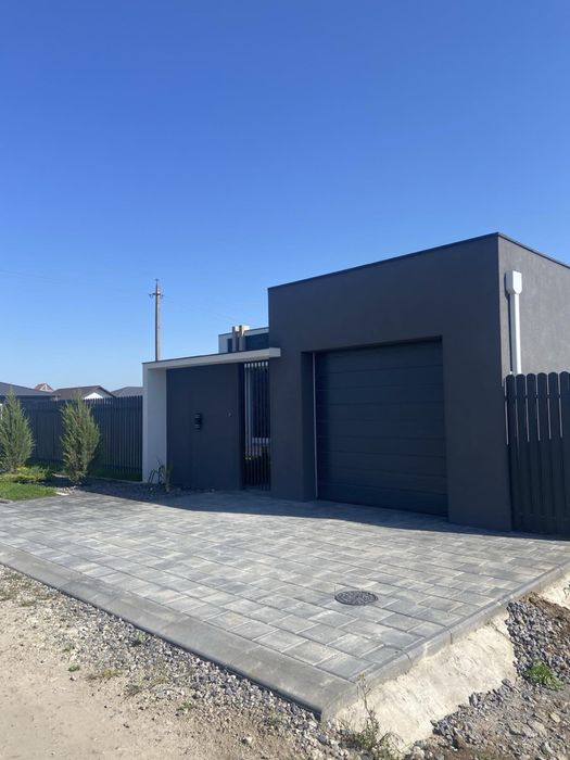 Прдам новый дом втихом районе