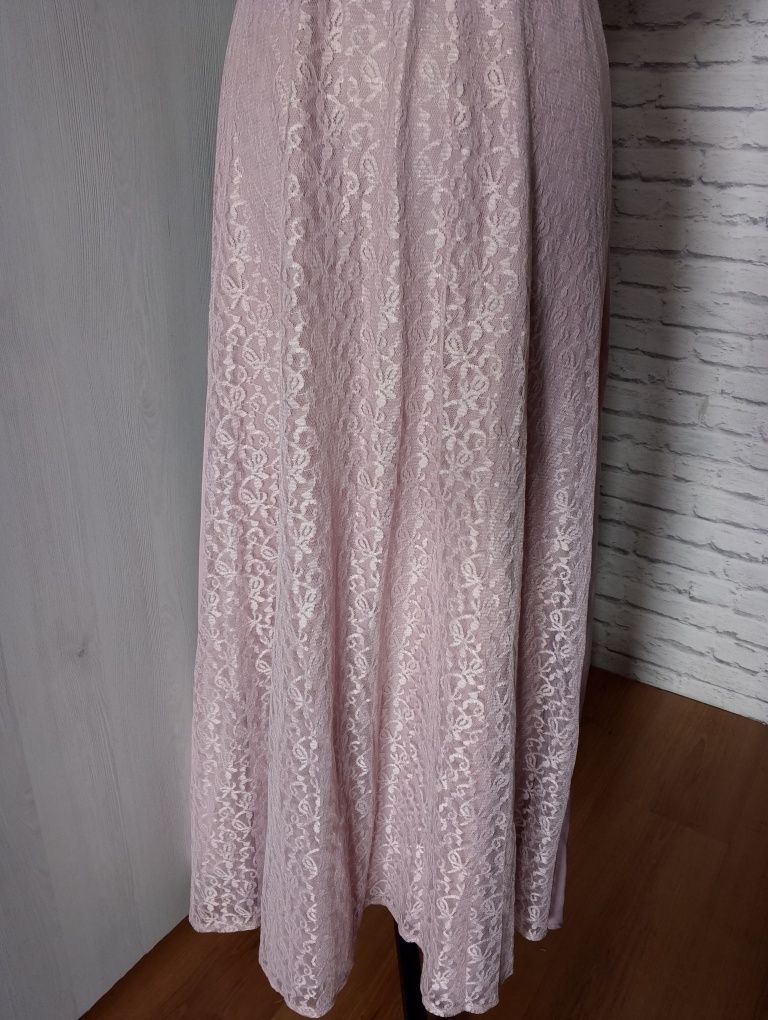 Sukienka ze zdobieniami L