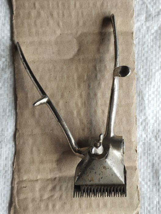 Ручная машинка для стрижки времен СССР