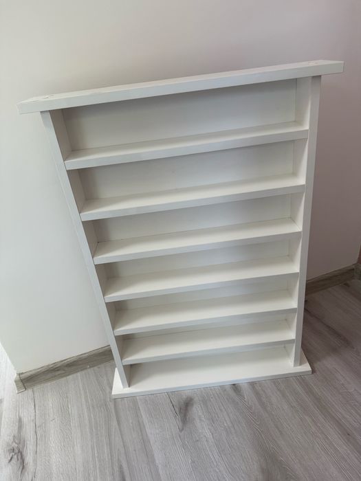 Biała półka szafka