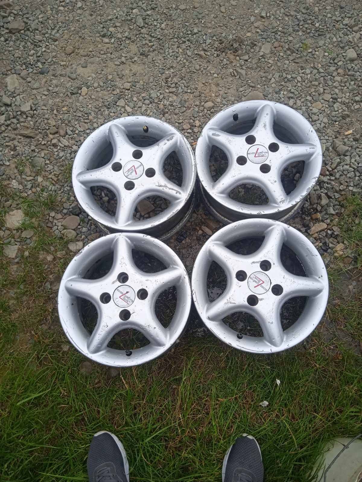Диски r13 в        .