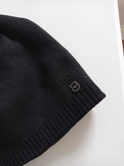 Czarna czapka damska typu beanie klasyczna Wojas