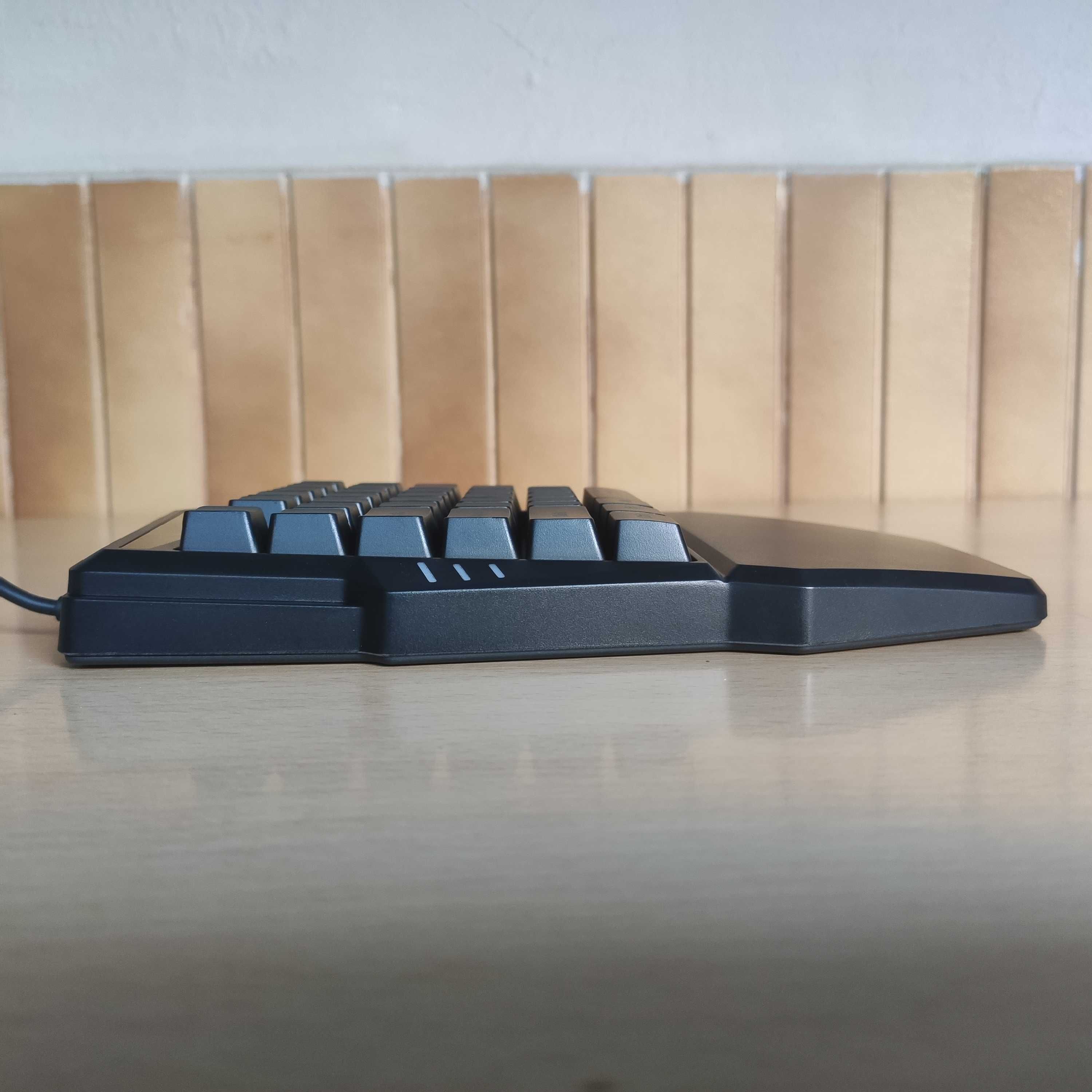 Teclado Gaming Rgb de Uma Mão