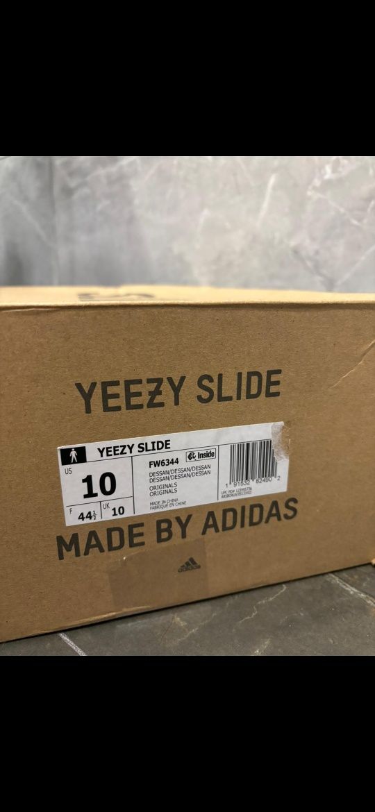 YEEZY SLIDE  Dessan rozmiar -44,5