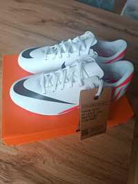 Nowe korki Nike 34