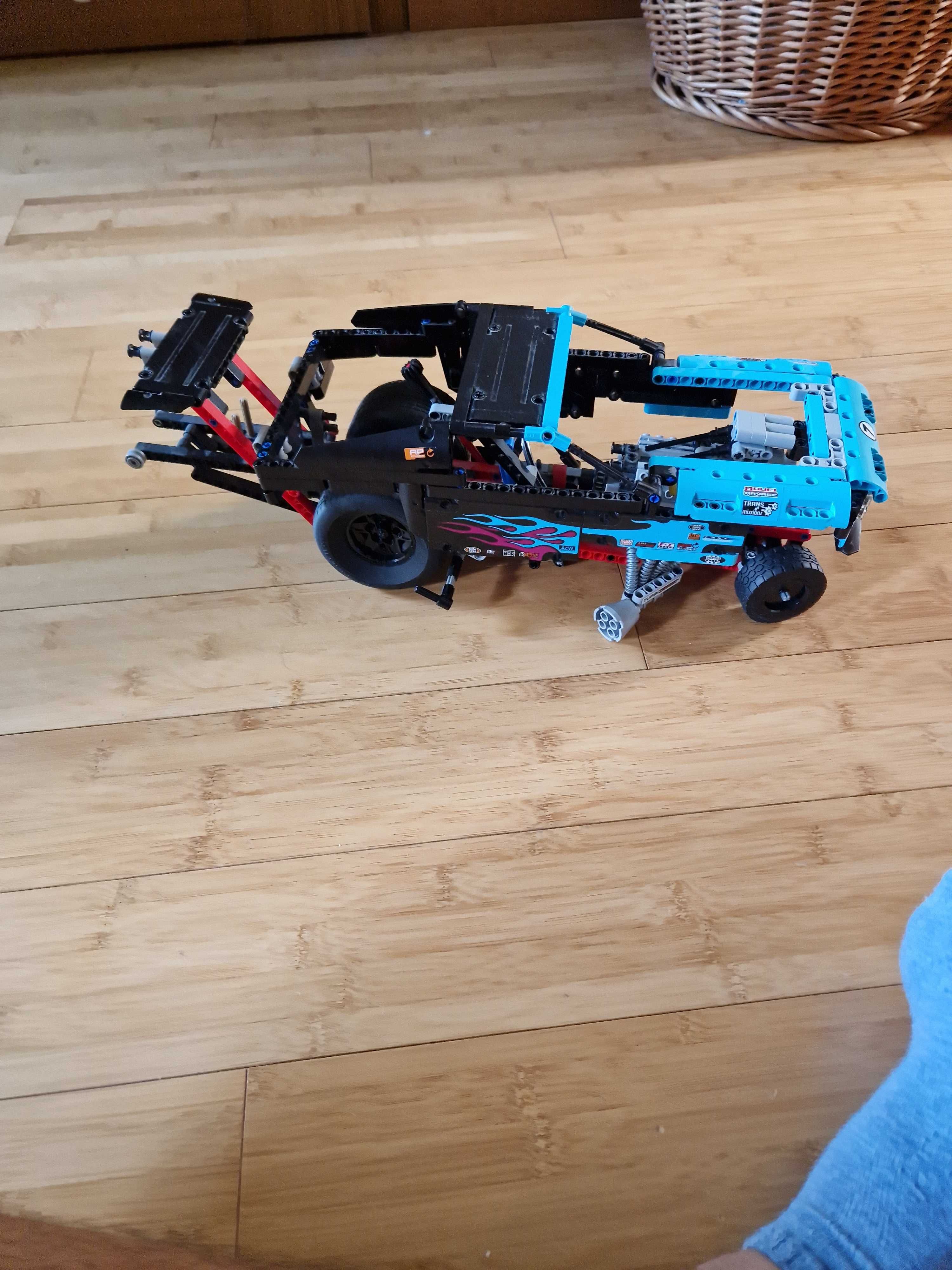 LEGO technic wyścigówka