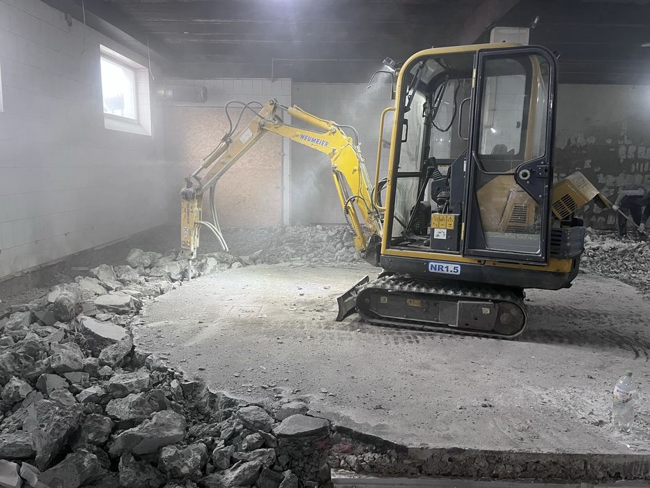 Мініекскаватор гідромолот