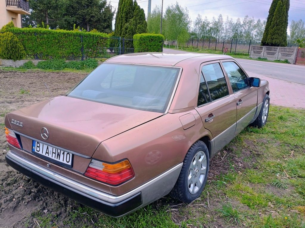 Sprzedam Mercedesa W124 2,6 Benz. 1989r.