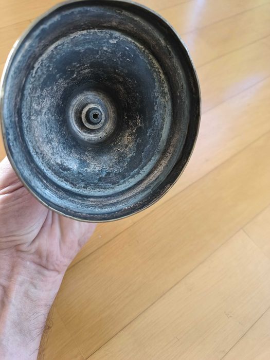 Para starych, francuskich świeczników firmy Christofle.