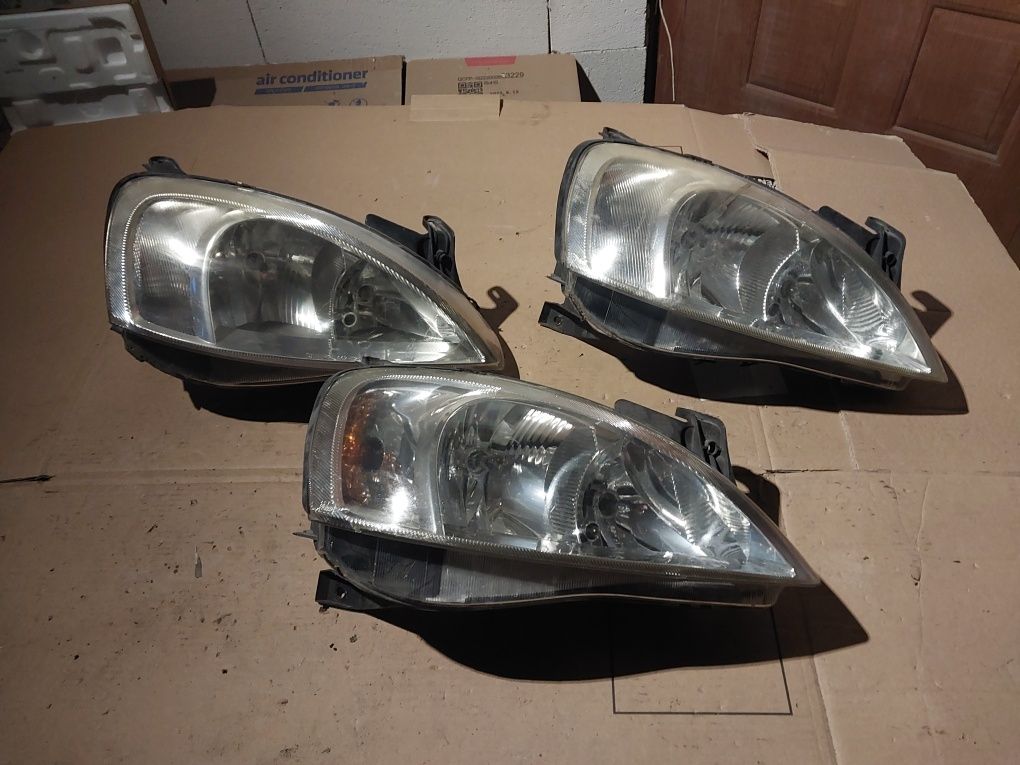 Prawa przednia lampa opel corsa C przód reflektor