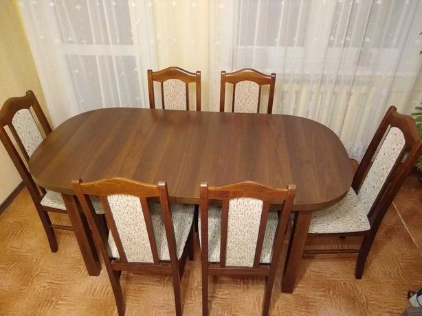 Stół plus sześć krzeseł