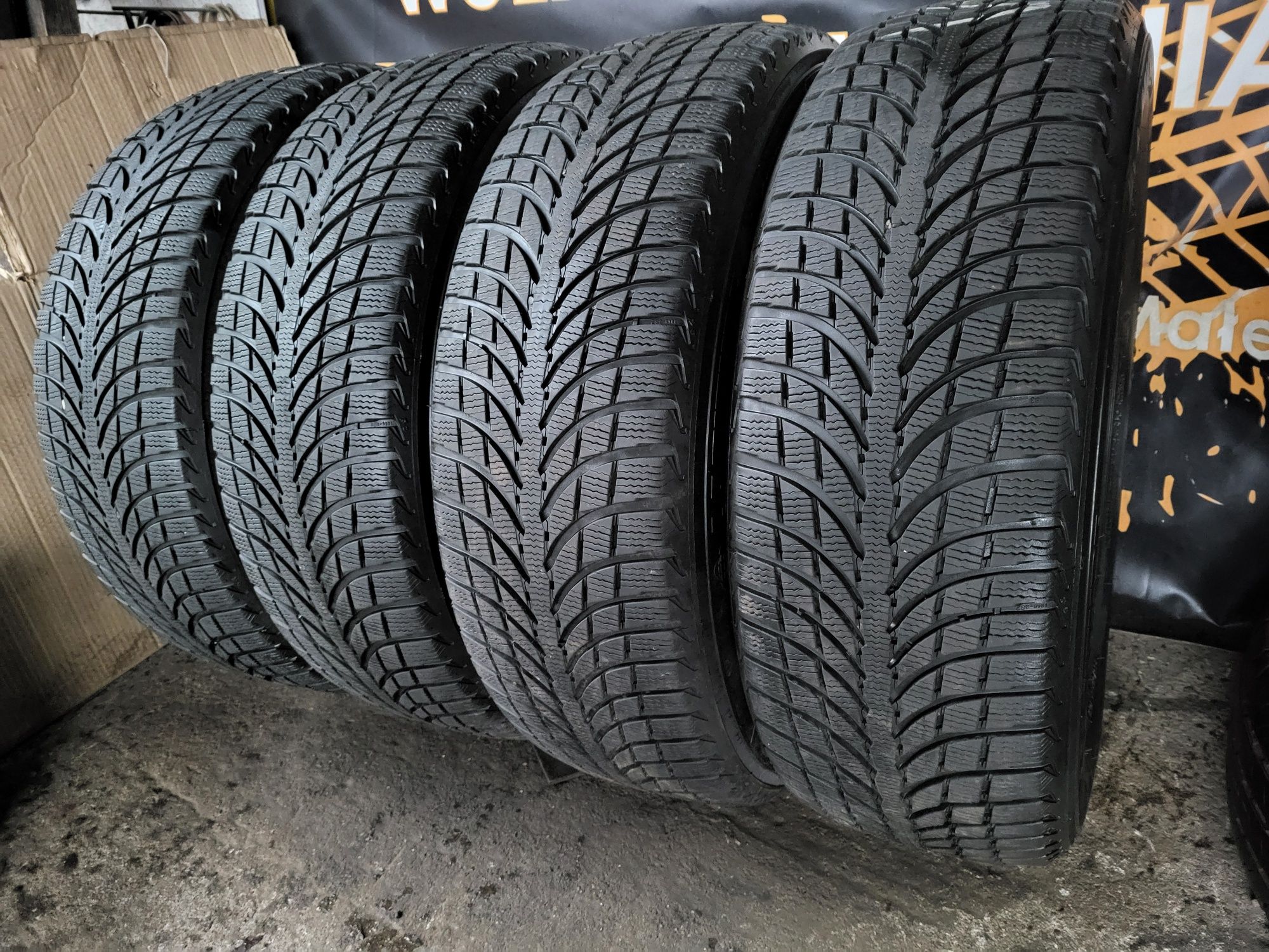 Opony zimowe 235/60/18 Michelin 6/6,5mm