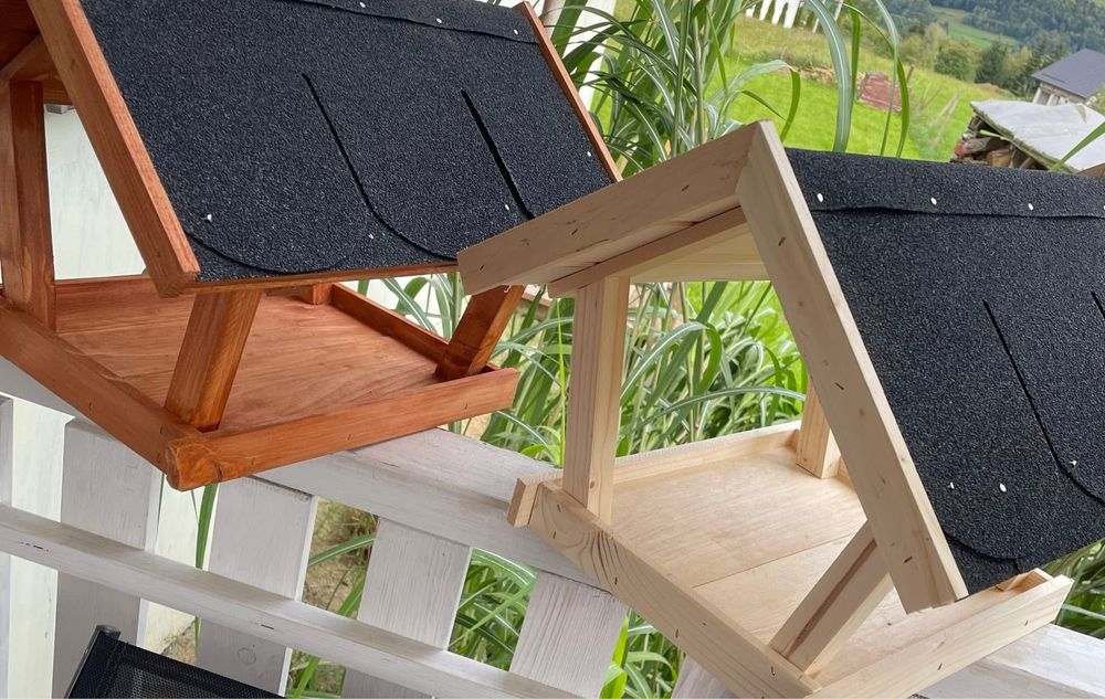 Karmnik duzy dla ptakow