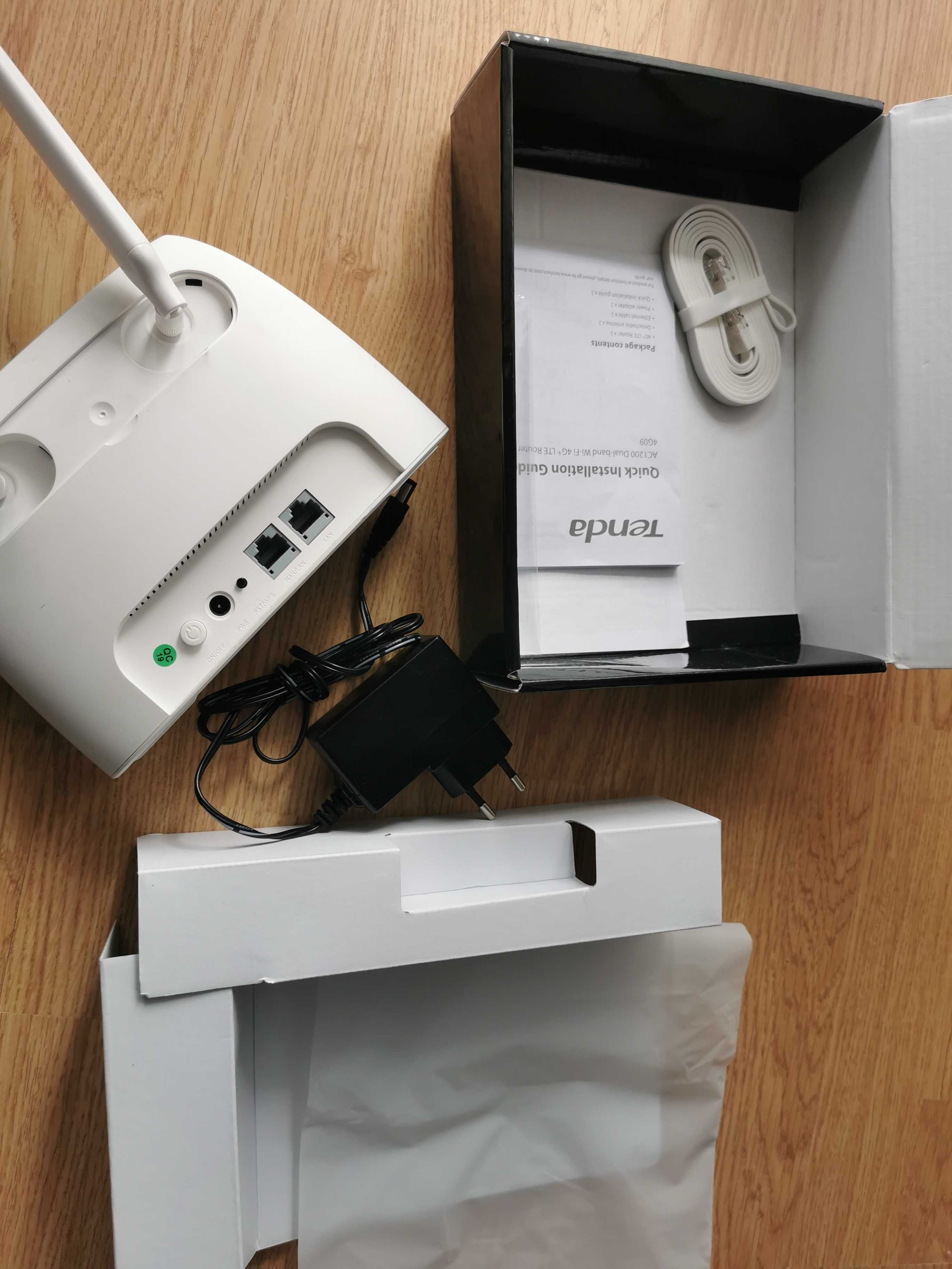 Router Tenda AC12000 4G09