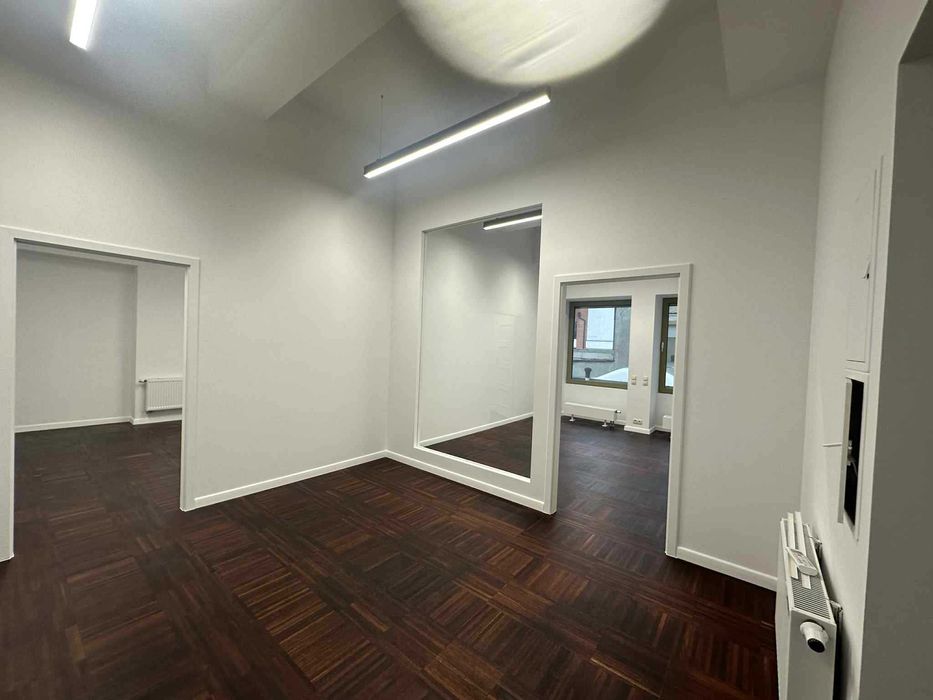 Biuro z własnym tarasem i klimatyzacją