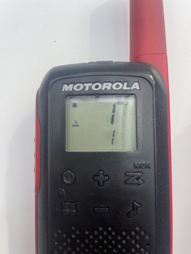 Walkie-talkie 3 x Motorola t62 z akumulatorami i ladowarka krotkofalów