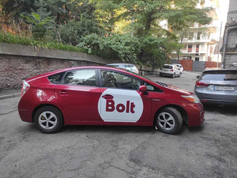 Оклейка пленкой авто в Киеве. Брендирование авто, пленка на авто