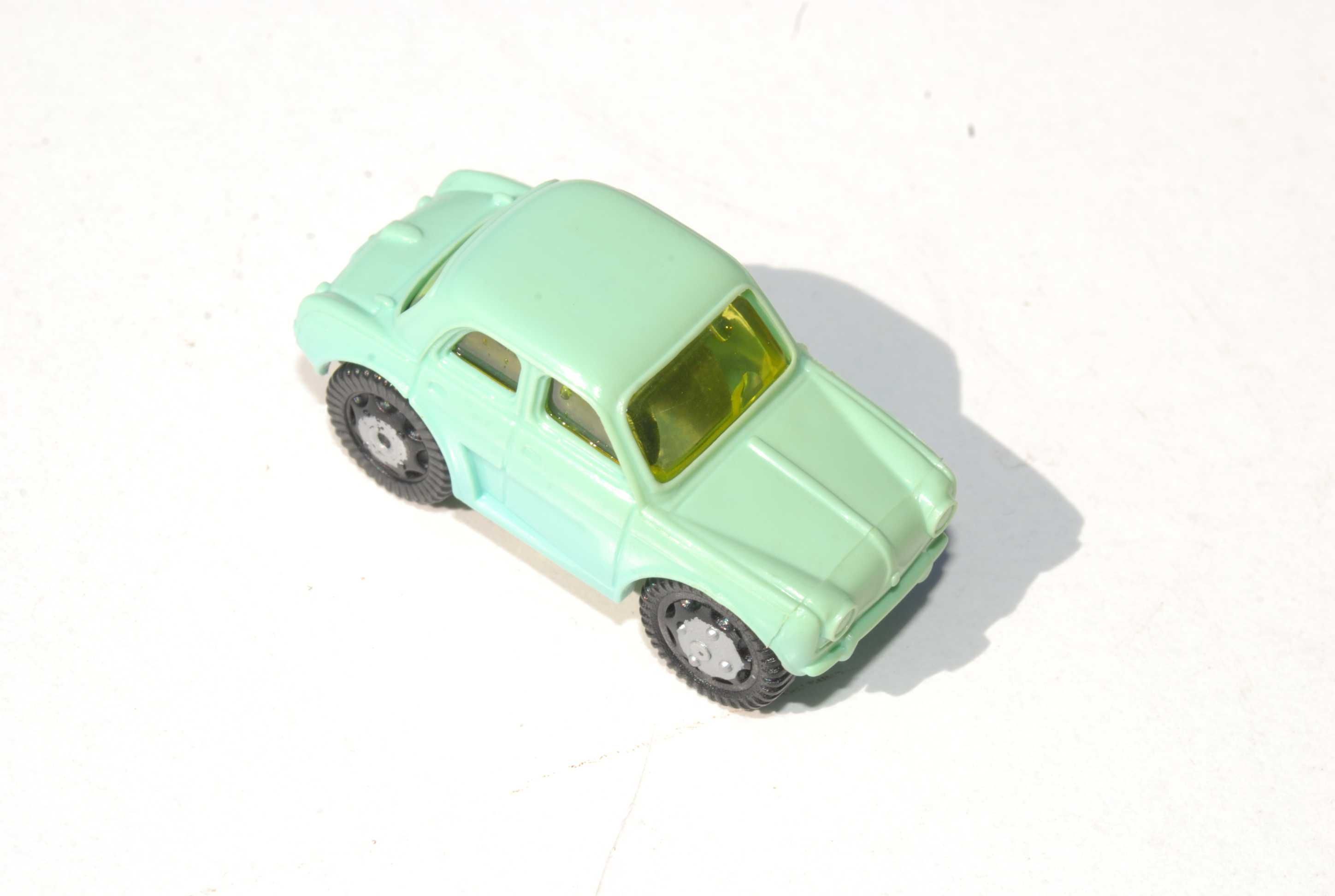 Stara zabawka samochód Renault Dauphine miniaturowy odlewany 90 lata