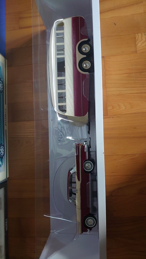 Simca Vedette Chambord + przyczepa  1:18 norev