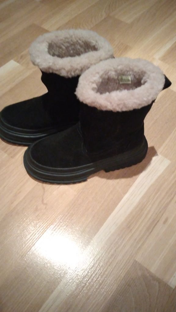 Зимові чоботи   Zara