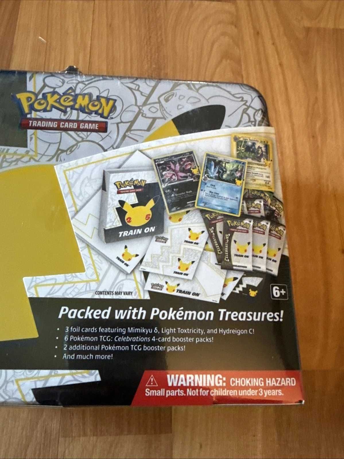 Pokémon TCG: Celebrations Collector Chest