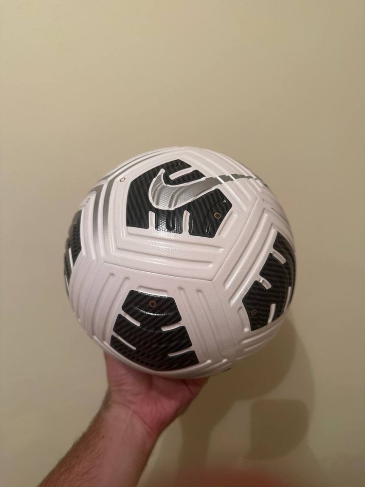 Футбольний м'яч Nike NK CLUB ELITE TEAM та Puma 5 розмір
