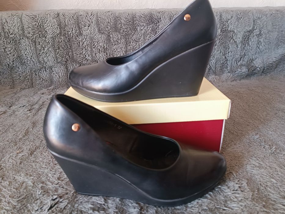 Koturny J.STAR-But rozmiar 37